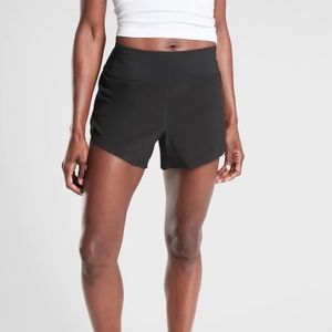 NWOT Athleta Run With It Short // Black